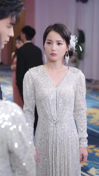 นักเต้น ผู้หลอกหลอนหัวใจ