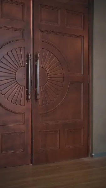 （พากย์ไทย）คู่หมั้นผู้เป็นเพียงโล่รัก