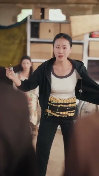 （พากย์ไทย）คู่หมั้นผู้เป็นเพียงโล่รัก