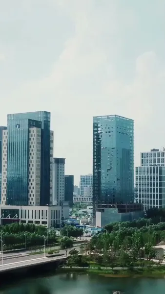 （พากย์ไทย）คู่หมั้นผู้เป็นเพียงโล่รัก