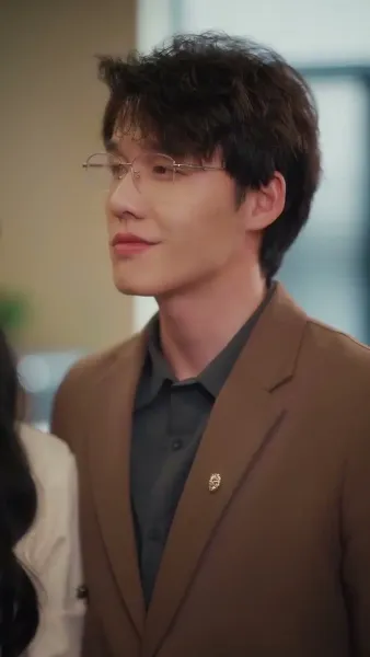 （พากย์ไทย）คู่หมั้นผู้เป็นเพียงโล่รัก