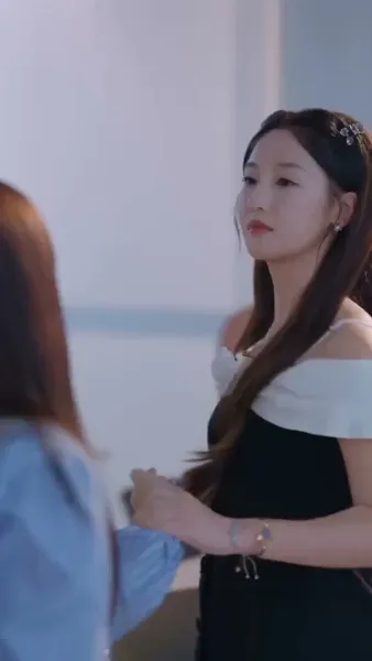 เกิดใหม่ ฉันยิ้มอย่างเย็นชา