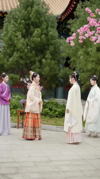 ข้าไม่อยากยุ่ง เรื่องในวัง(พากย์เสียง)