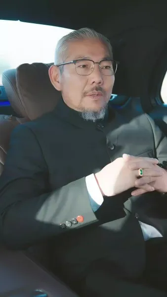 มงกุฎของผู้ไม่ยอมก้มหัว