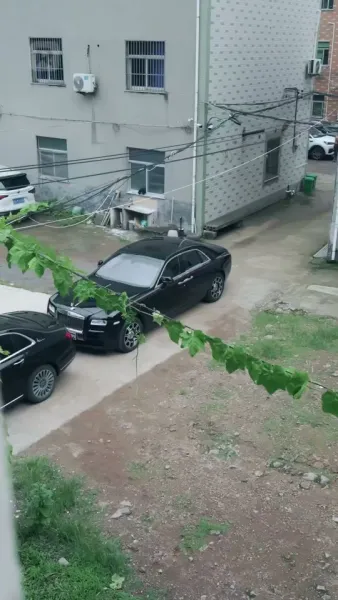 ชะตากรรมทายาทตกอับ