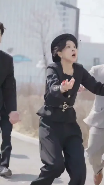 (พากย์เสียง) พระนางหล่อสวย