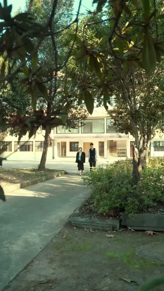 โบกมือลารักไร้ค่า