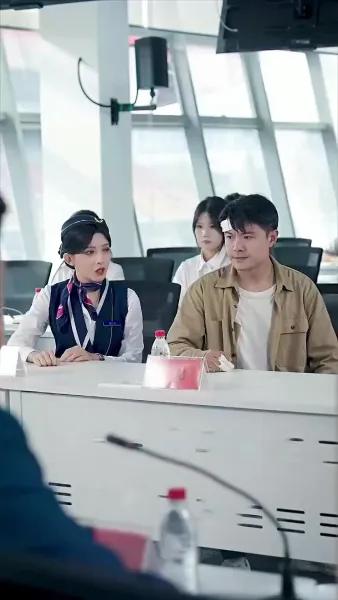 นักบินวัย 8 ขวบ ช่วยเครื่องบินรอด​