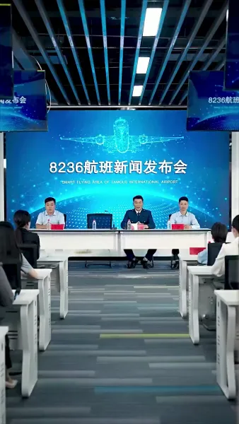 นักบินวัย 8 ขวบ ช่วยเครื่องบินรอด​