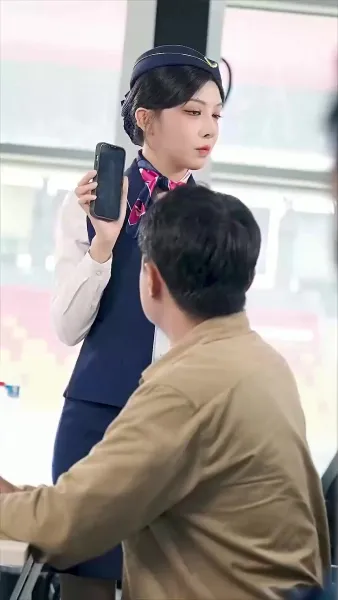 นักบินวัย 8 ขวบ ช่วยเครื่องบินรอด​