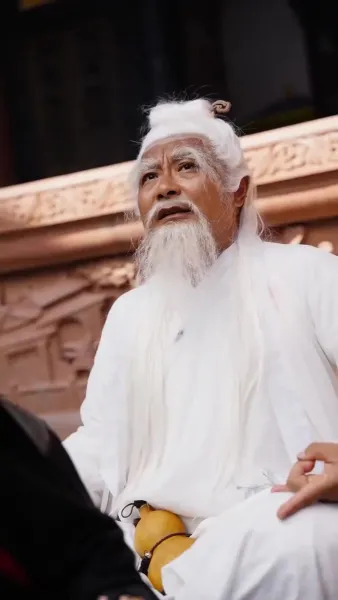 (พากย์เสียง) หญิงงามผู้พิทักษ์