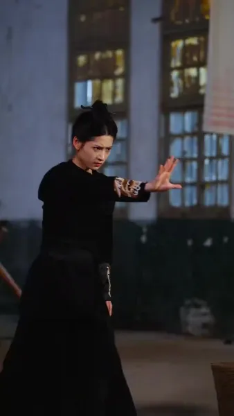 (พากย์เสียง) หญิงงามผู้พิทักษ์