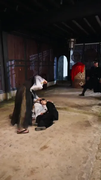 (พากย์เสียง) หญิงงามผู้พิทักษ์