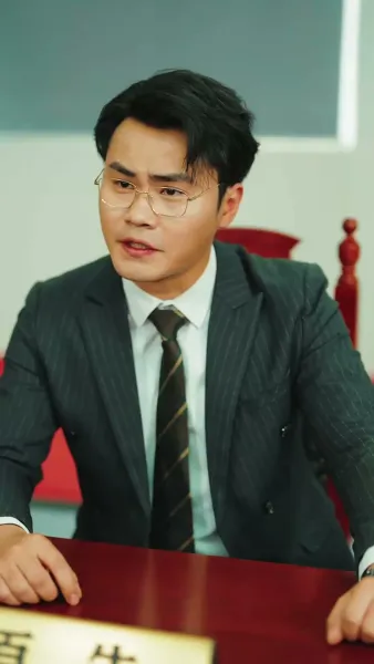 ยอดทนายขอท้าชน