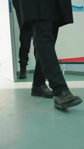 ยอดทนายขอท้าชน