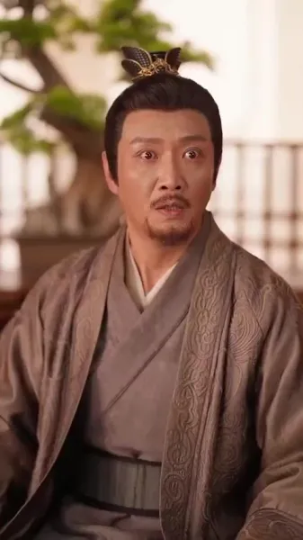 การก้าวขึ้นของสาวใช้ตระกูลขุนนาง