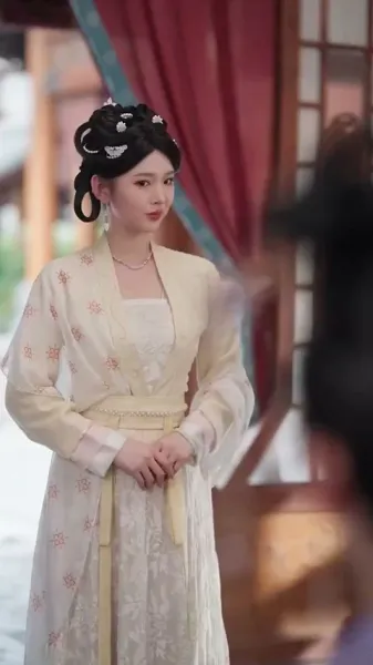 การก้าวขึ้นของสาวใช้ตระกูลขุนนาง