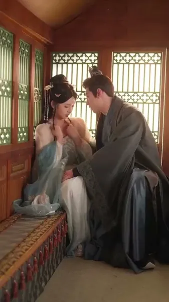 การก้าวขึ้นของสาวใช้ตระกูลขุนนาง