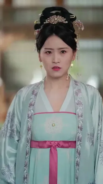 การก้าวขึ้นของสาวใช้ตระกูลขุนนาง