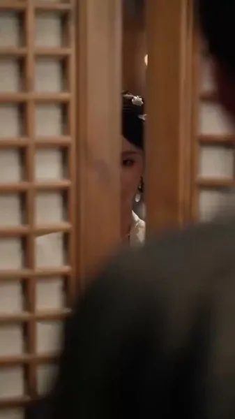 การก้าวขึ้นของสาวใช้ตระกูลขุนนาง