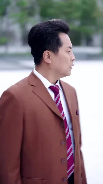 พ่อขาโหดกับลูกสาวจอมแก่น