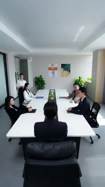 พ่อขาโหดกับลูกสาวจอมแก่น