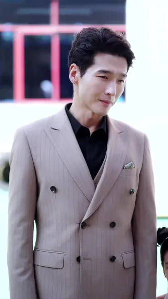 พ่อขาโหดกับลูกสาวจอมแก่น