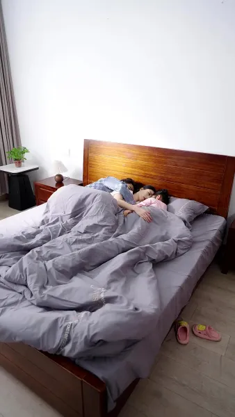 พ่อขาโหดกับลูกสาวจอมแก่น