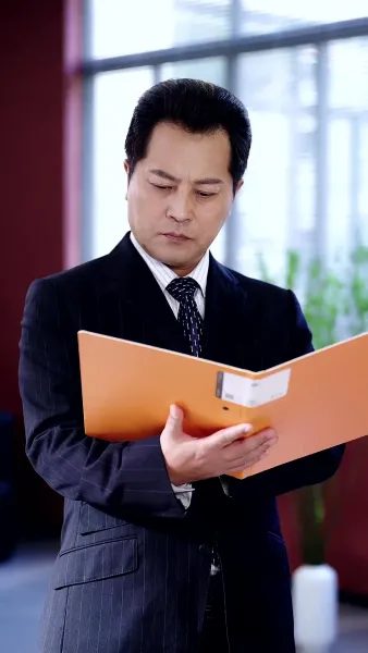 พ่อขาโหดกับลูกสาวจอมแก่น