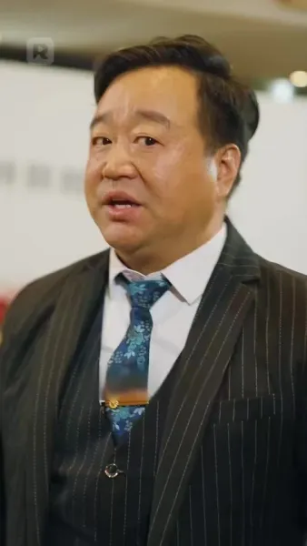 ตัวตนที่ซ่อนไว้ของเขา