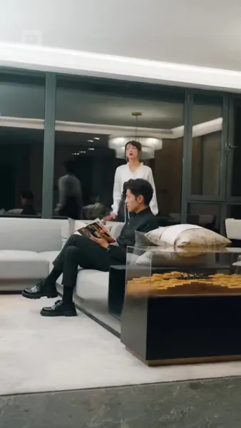 ตัวตนที่ซ่อนไว้ของเขา