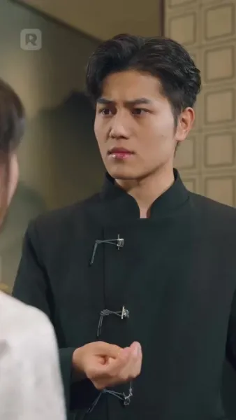 ตัวตนที่ซ่อนไว้ของเขา