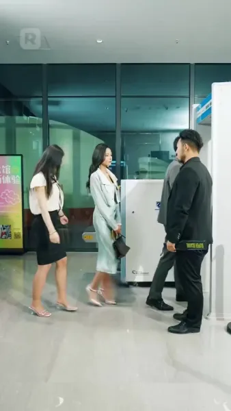 ตัวตนที่ซ่อนไว้ของเขา