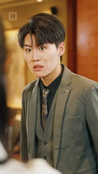 ตัวตนที่ซ่อนไว้ของเขา