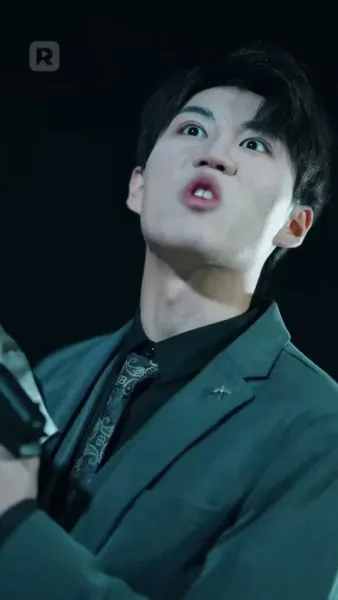 ตัวตนที่ซ่อนไว้ของเขา