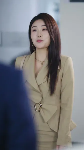 คุณหนูใหญ่ในสมรภูมิออฟฟิศ