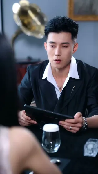 เปลวรักใต้เงากฎหมาย 