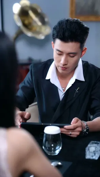 เปลวรักใต้เงากฎหมาย 