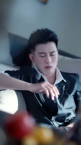 เปลวรักใต้เงากฎหมาย 