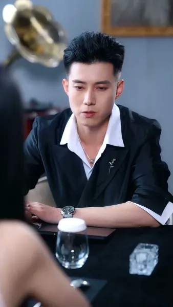 เปลวรักใต้เงากฎหมาย 