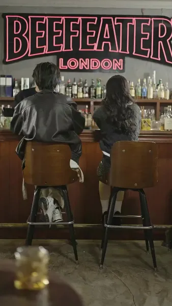 รักร้าว ก้าวสู่ตัวตนใหม่