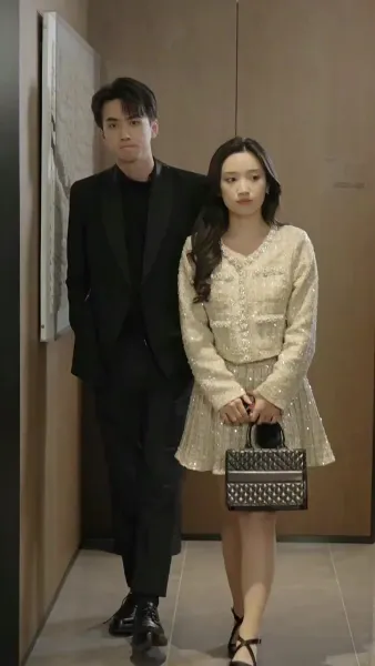 รักร้าว ก้าวสู่ตัวตนใหม่