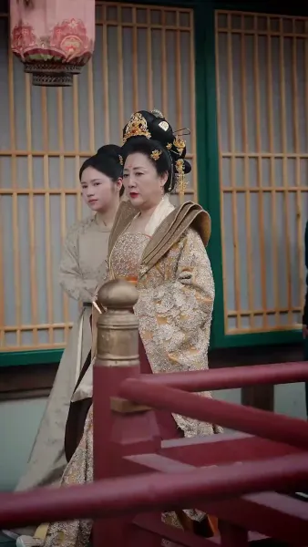 เมียหลวงข้ามภพกับสี่จอมแก่น