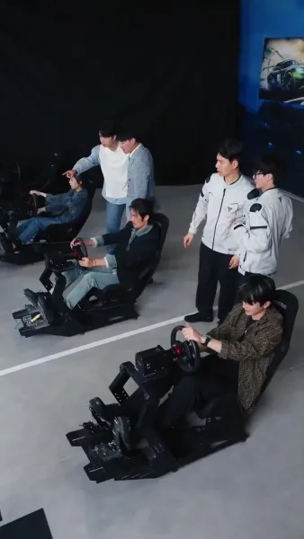 (พากย์เสียง)หัวใจนักซิ่ง