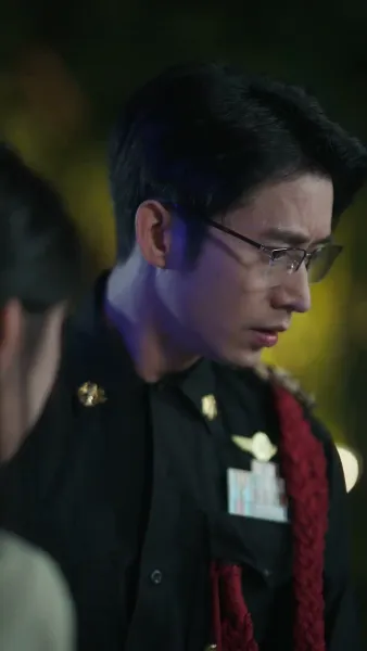 เมื่ออรุณส่องแสง