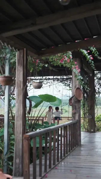 เมื่ออรุณส่องแสง