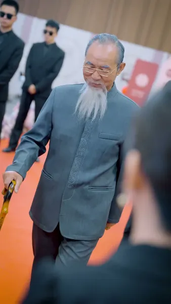 พ่อผู้ถูกทอดทิ้ง