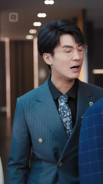 สามปีในคุก ตอนนี้เธอครอบครองทุกอย่าง