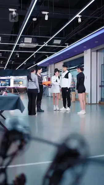 สามปีในคุก ตอนนี้เธอครอบครองทุกอย่าง