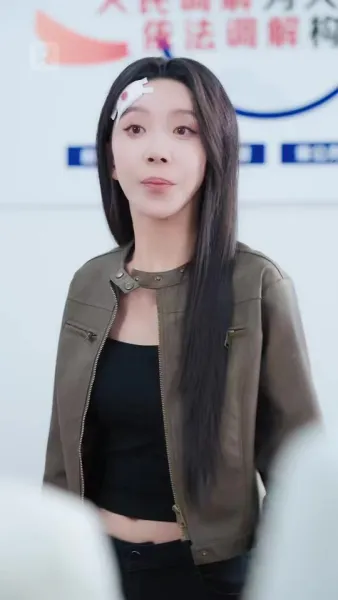 สามปีในคุก ตอนนี้เธอครอบครองทุกอย่าง